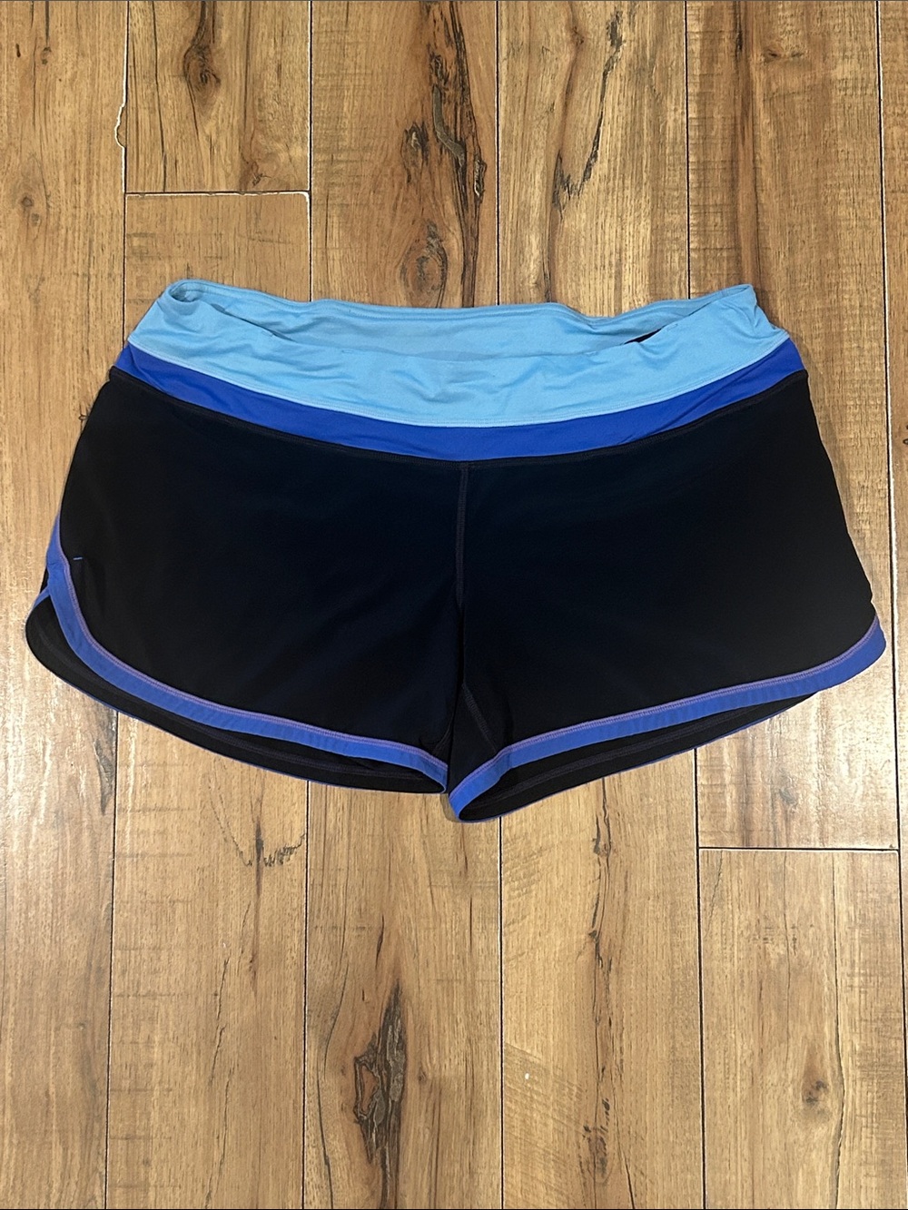 Lululemon Groovy Run Shorts women’s size 12
